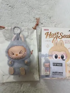ラブブ　ハブアシート　カード付き Amazon | POP MART THE MONSTERS Have a Seat ぬいぐるみ