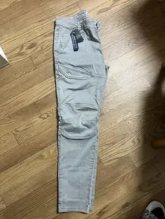 新品未使用 パンツ 2023年購入 タグ付き 美品のサムネイル