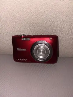 Nikon COOLPIX コンパクトデジタルカメラ 本体 レッド