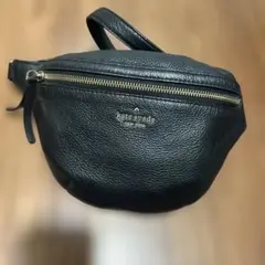 kate spade ブラックファニーパック