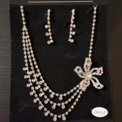 【値下げ】ドレス用ネックレスとイヤリングセット