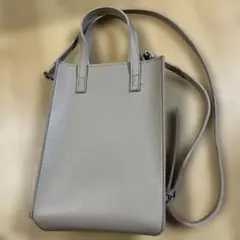 スクエアショルダーバック　グレージュ　ミニショルダーバック　ファスナー付き