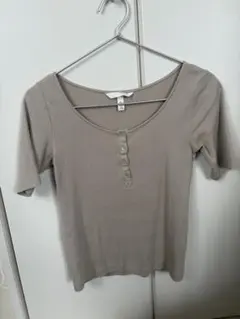 H&M ベージュ リブ半袖Tシャツ