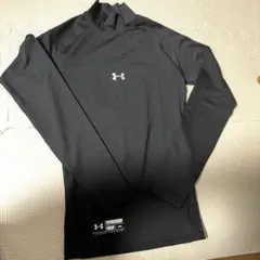 アンダーアーマー　黒　SMブラック 長袖 アンダーシャツ 襟あり
