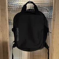 パタゴニア美品アトムトートパック20L 黒リュックトート男女問わず使用可のサムネイル