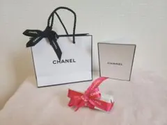 CHANELシャネル 2026 母の日ギフトラッピングボックス チャーム付き