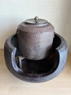 茶道具 油屋釜 金森紹栄 野々田商店 伊羅保 風炉型電熱器 茶釜 木箱 共箱 茶道具 油屋釜 金森紹栄 野々田商店 伊羅保 風炉型電熱器 茶釜