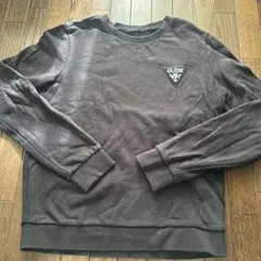 GUESS 黒 ロゴ入り 長袖スウェット