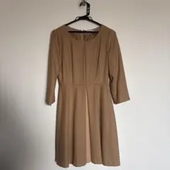 PROPORTION ベージュ ひざ丈ワンピース 七分袖のサムネイル