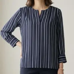 23区 ストライプ ブラウス Ｖネック スキッパー ネイビー【38】通勤 通学