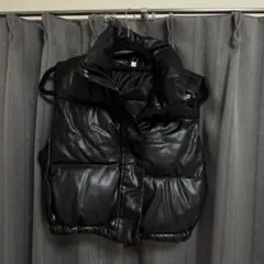 SHEIN 黒い合成皮革 ダウンベスト