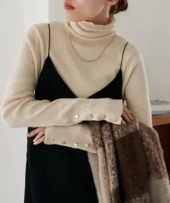 美品☆ディスコート☆袖口ボタンリブタートルネックプルオーバー☆アイボリー