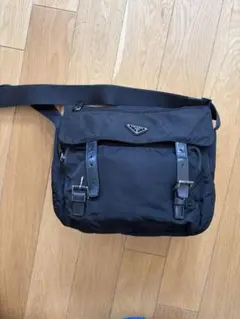 プラダ　ブラック ナイロン フラップショルダーバッグ　ユニセックス