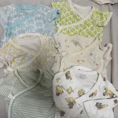 ユニクロ　ボディースーツ　70