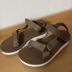Teva スポーツサンダル ブラウン　23のサムネイル