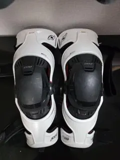 POD K300 무릎 보호대 좌우 세트