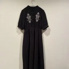 SPRAY PREMIUM 黒刺繍ロングワンピース 半袖