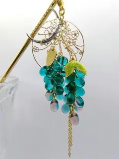 付替かんざしの飾りのみ【簪棒別売】チェコ雫の葡萄(緑グラデ)＆三日月と透かし　藤