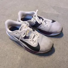 Nike ランニングシューズ【25cm】