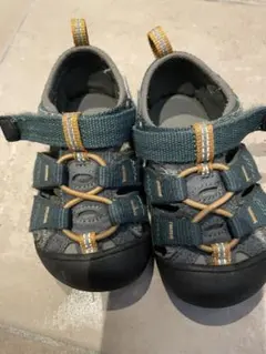 Item thumbnail for item 22a223f8-eb50-4e83-9211-306328e6f37d