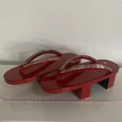 赤い花柄鼻緒の高底下駄　インテリア、ディスプレイ用に