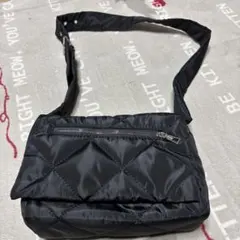 ブラック キルティング ショルダーバッグ