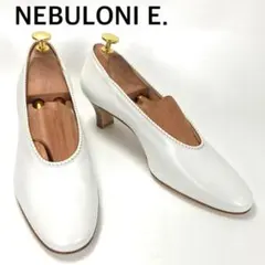 ほぼ未使用　NEBULONI E.　ネブローニ　アーモンドトゥヒールパンプス　白のサムネイル