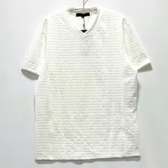 新品❗エンボス加工❗Tシャツ❗小さめです。伸縮性生地❗