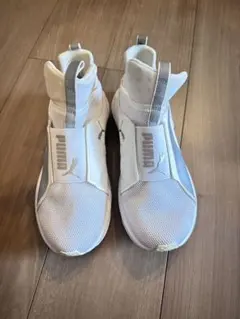 PUMA スニーカー ホワイトのサムネイル