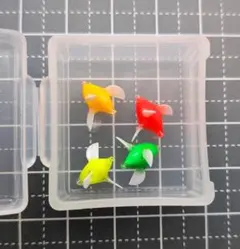 タナゴ浮子 【極小】 中通し型 3枚プロペラ付き 4色セット