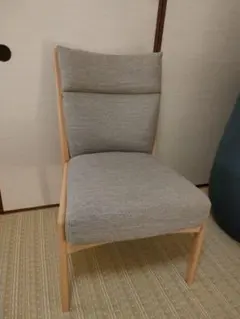 ソファのような座り心地ダイニングチェア