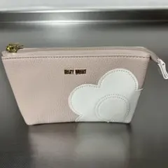 MARY QUANT シュリンクデイジーパッチ 3ポケットポーチ（ピンク）