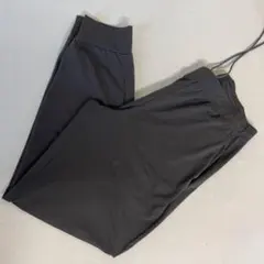 ユニクロ ウルトラストレッチジョガーパンツ M