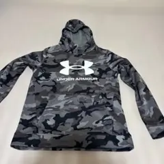 Under Armour 迷彩柄 パーカー　150〜160