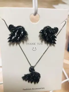 ブラック羽根デザイン ピアス・ネックレスセット