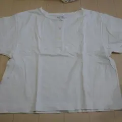 Nike ホワイト ボタン付き Tシャツ