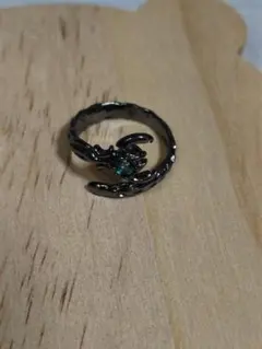 ★天然石リング、ロンドンブルートパーズ、蠍デザイン ブラックメタル、