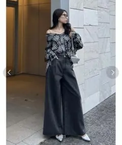 rienda フロントタックデニムワイドパンツ ブラック Sサイズのサムネイル