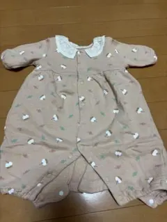 ベージュ お菓子柄ロンパース レース襟付き　50-60センチ長袖