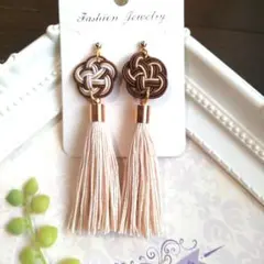 水引梅結び花型編み込みタッセルピアス/イヤリング(ハンドメイド)