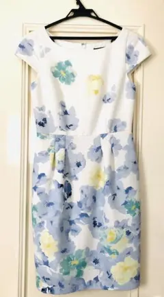 ジャスグリッティー　花柄ワンピース　半袖