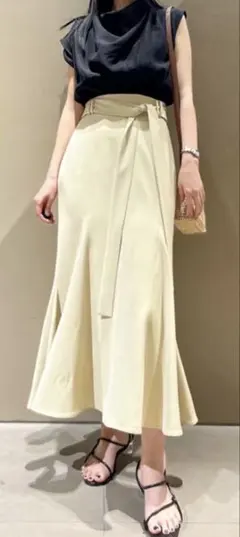 ほぼ未使用　YLEVE｜イレーヴ　チノロングフレアスカート　マキシ丈　2 ほぼ未使用 YLEVE｜イレーヴ チノロングフレアスカート マキシ丈 2