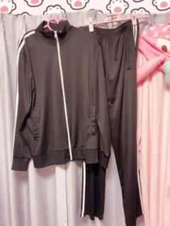 Item thumbnail for item 19508ce2-1f99-41ce-946e-1b641ef08360