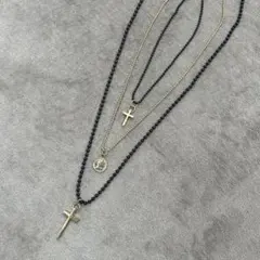 ロザリオネックレス　3連　ブラック　ゴールド　ロングネックレス