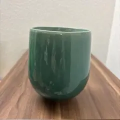 緑色の光沢陶器花器