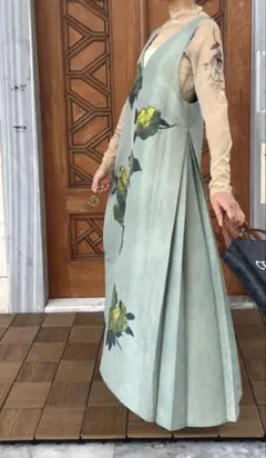 美品✨️Ameri ELLIE ASYMMETRY PLEATS DRESSのサムネイル