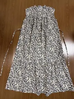 花柄ノースリーブワンピースのサムネイル