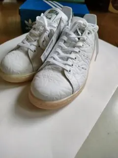 新品adidasオリジナルススタンスミス