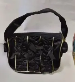 フリル付き黒パーティーバッグゴールドライン！