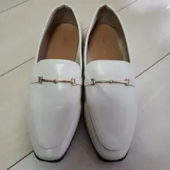 ヒラキ レディースビット付 ローファー 24.5㎝ アイボリー